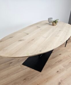 Alternative view of Eikenhout Organische tafel met V-Poot