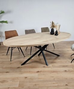 Eiken Ovale tafel met Twist Poot K4