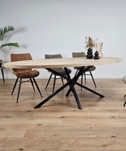 Alternative view of Eiken Ovale tafel met Twist Poot K4