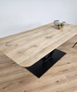 Alternative view of Eiken tafel met afgeronde hoeken met V-Poot