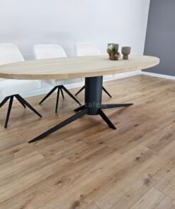 Alternative view of Eiken Ovale tafel met Otrix onderstel