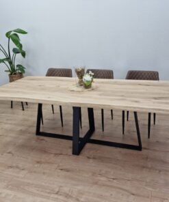 Eiken boomstam tafel