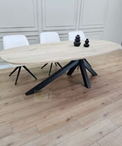 Alternative view of Eiken Deens ovale tafel met Matrix-K onderstel
