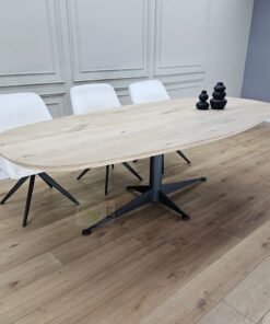Alternative view of Eikenhout Deens ovale tafel met Octo onderstel