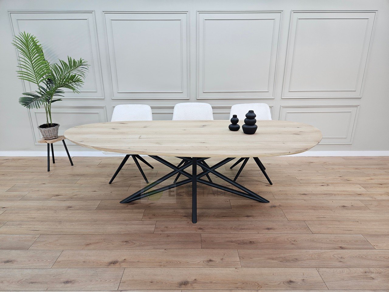 Eikenhout Organische tafel met Ster onderstel