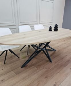 Alternative view of Eikenhout Organische tafel met Ster onderstel