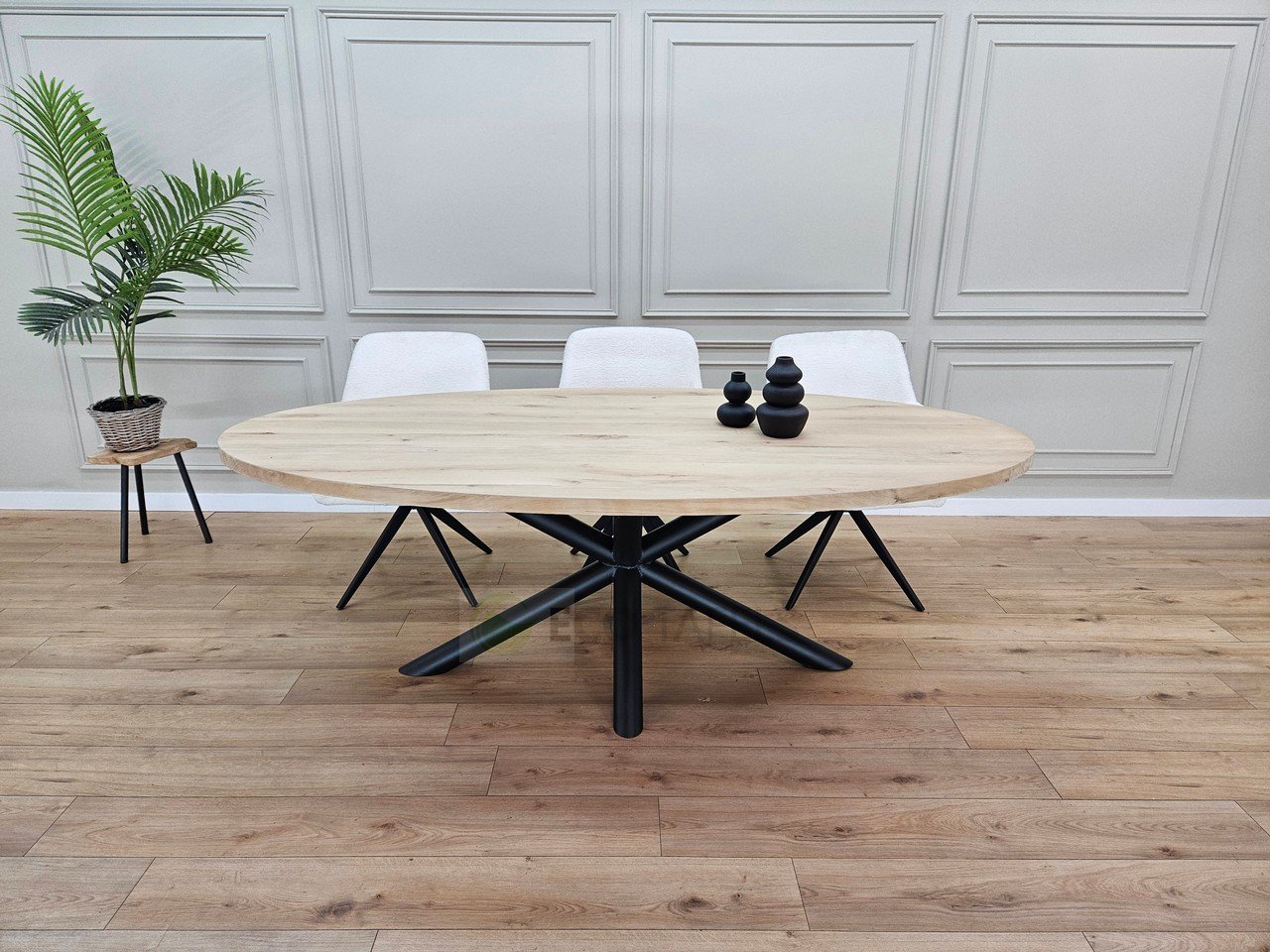 Eikenhout Ovale tafel met Matrixpoot ronde buis