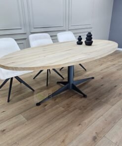 Alternative view of Eikenhout ovale tafel met Octo onderstel