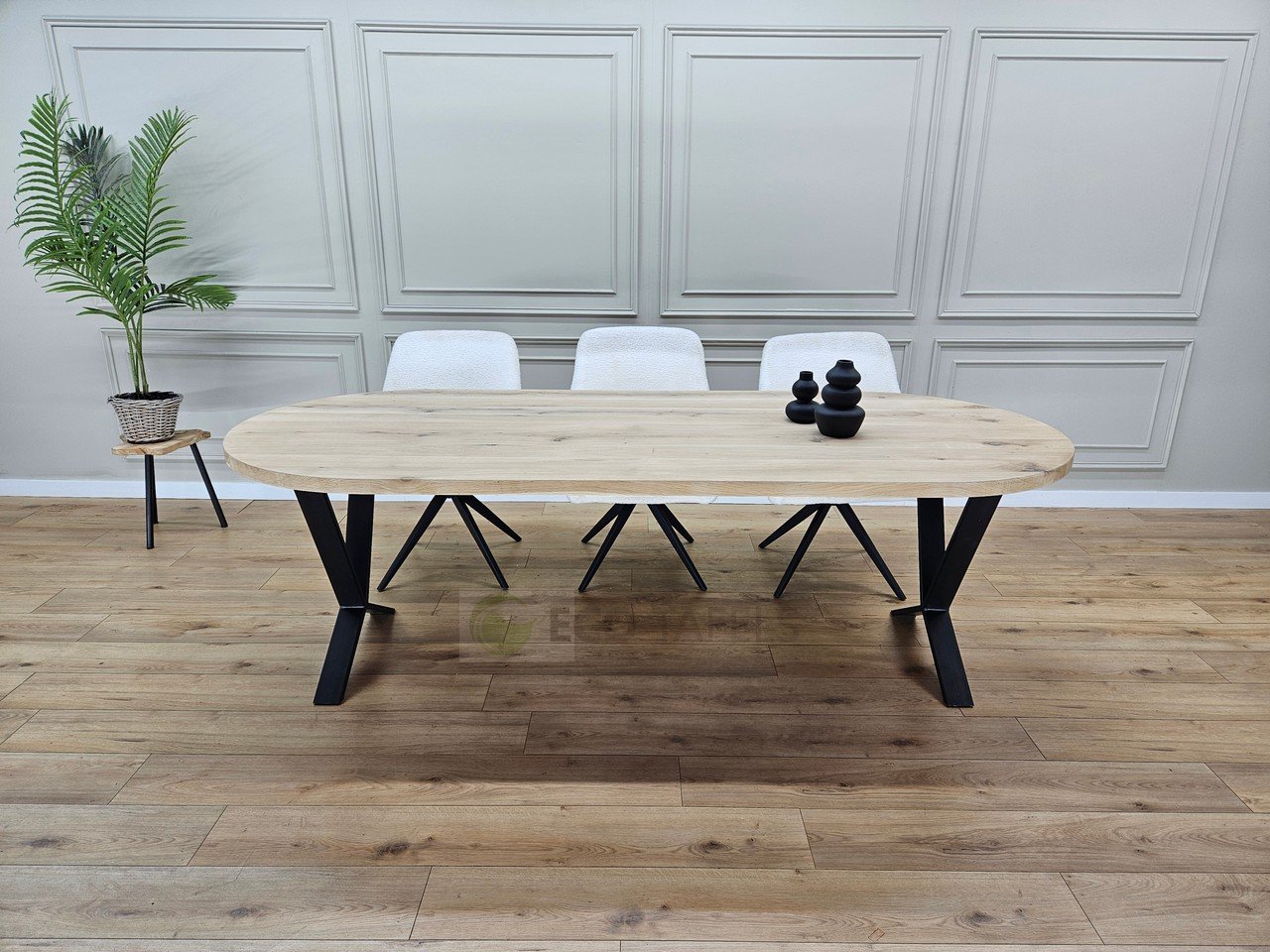 Eiken plat ovale tafel met lage X poten