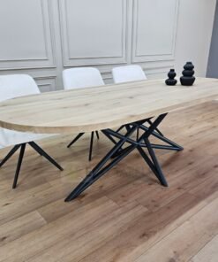 Alternative view of Eiken plat ovale tafel met Ster onderstel
