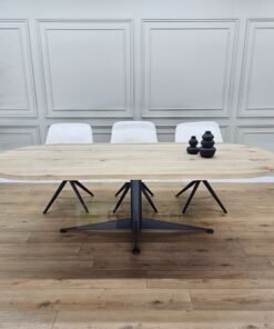 Eiken plat ovale tafel met Octo onderstel