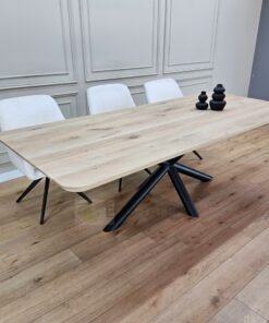 Alternative view of Eiken tafel met afgeronde hoeken met Matrixpoot ronde buis