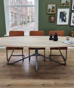 Alternative view of Eiken Deens ovale tafel met Libelle onderstel