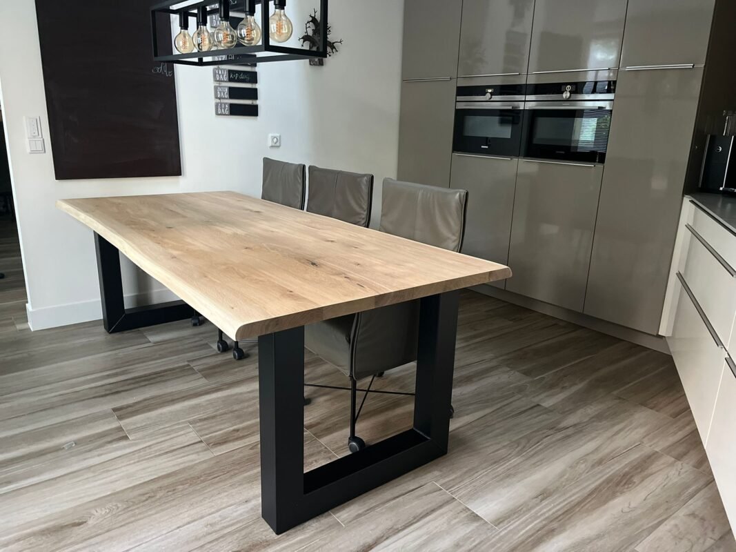 Eiken boomstam tafel